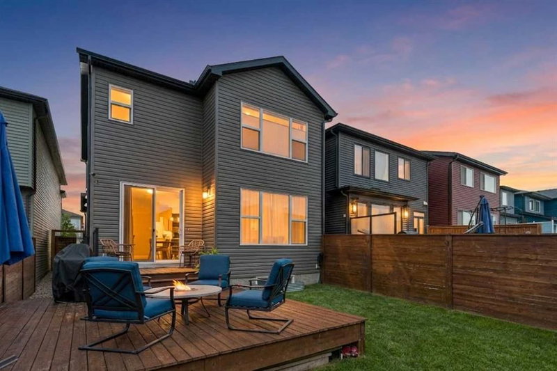 20 Wolf Creek Street SE, Wolf Willow — photo 2