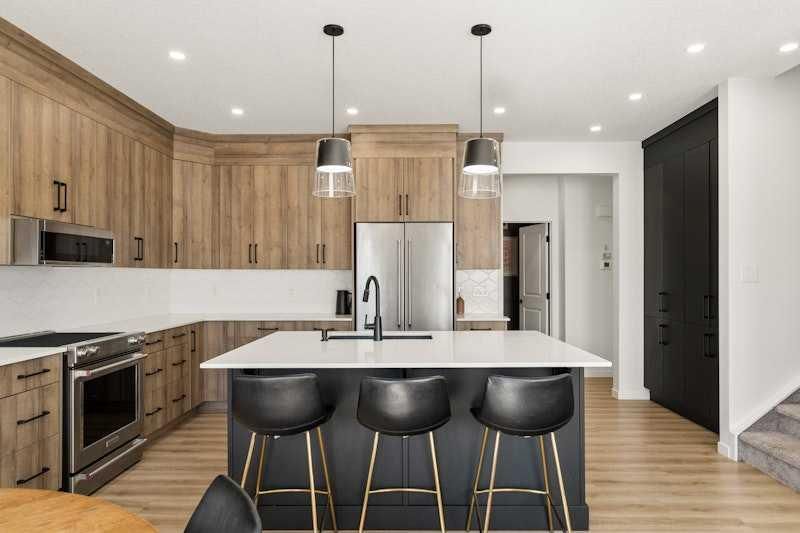 20 Wolf Creek Street SE, Wolf Willow — interior photo