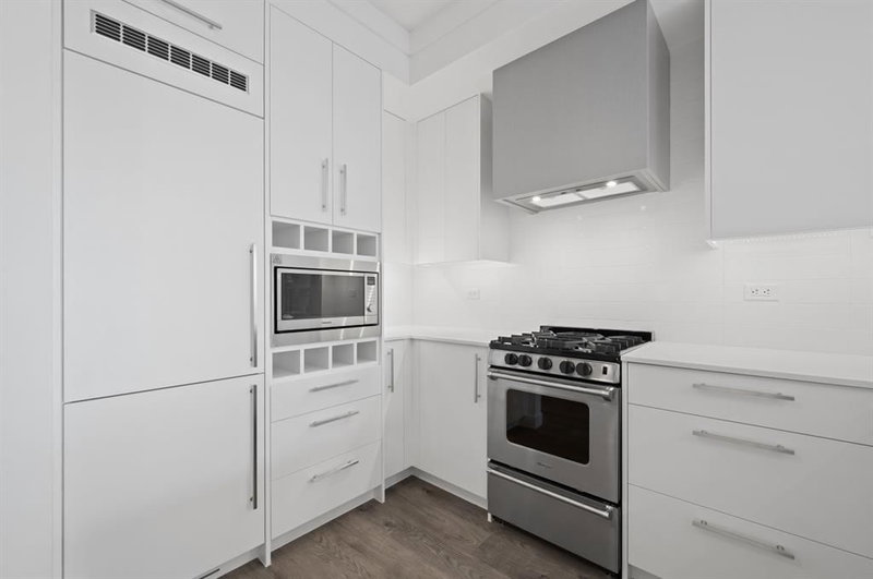 402, 8370 Broadcast Avenue SW, West Springs — interior photo