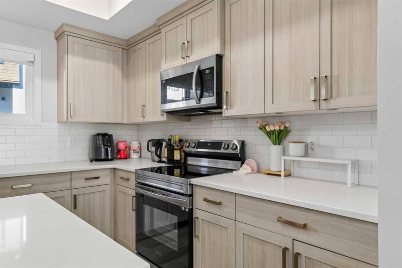 110, 42 Cranbrook Gardens SE, Cranston — interior photo 7