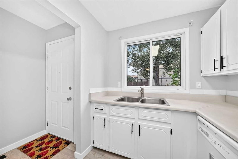 11 - 3029 Rundleson Road NE