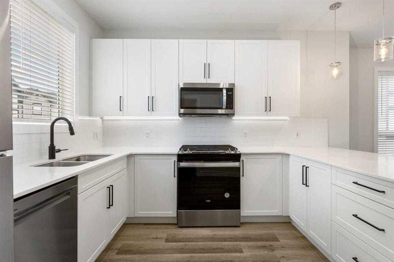 30 Evanscrest Park NW, Evanston — interior photo 7