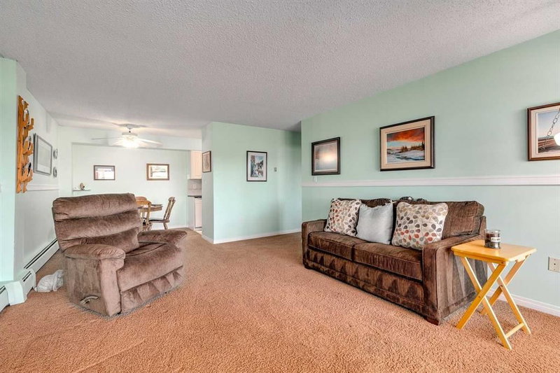 131, 820 89 Avenue SW, Haysboro — interior photo 5