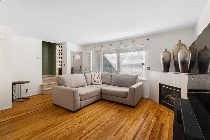 Row/Townhouse at 554 Killarney Glen Court SW, Killarney/Glengarry — listing photo
