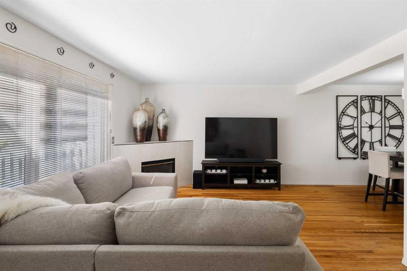 554 Killarney Glen Court SW, Killarney/Glengarry — interior photo