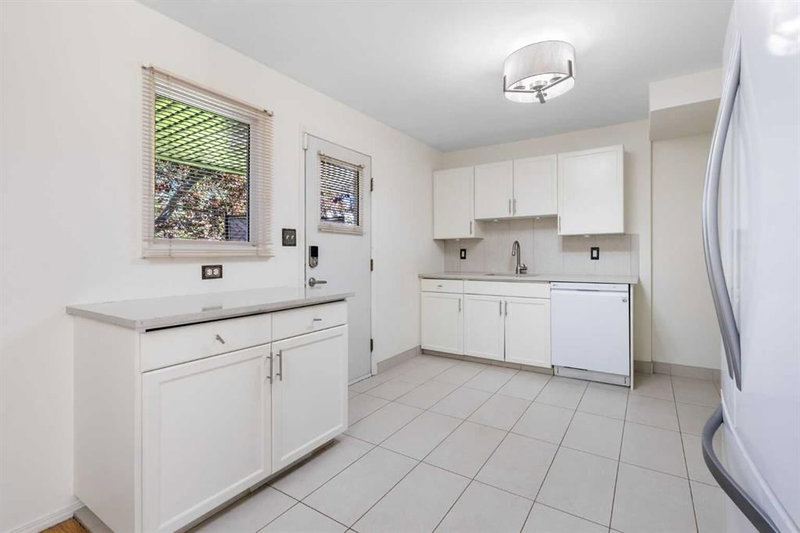 554 Killarney Glen Court SW, Killarney/Glengarry — interior photo 7