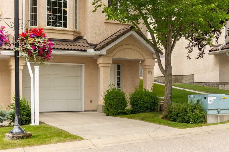 87 Hamptons Link NW, Hamptons — photo 2
