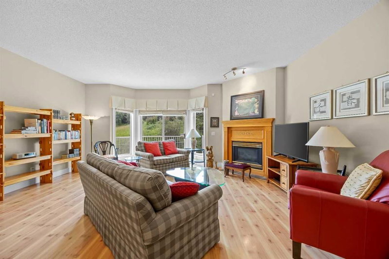 87 Hamptons Link NW, Hamptons — interior photo 7