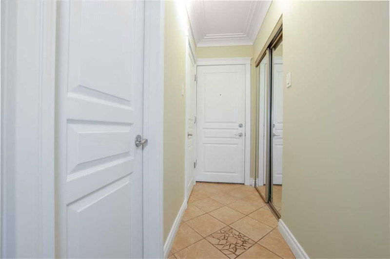 18, 1813 25 Avenue SW, Bankview — interior photo 7