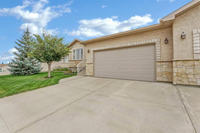 72 Sandstone Place SE