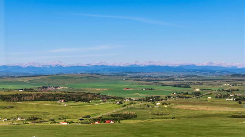 160 Acres, North on 32 Street West, Rural Foothills County — interior photo 7