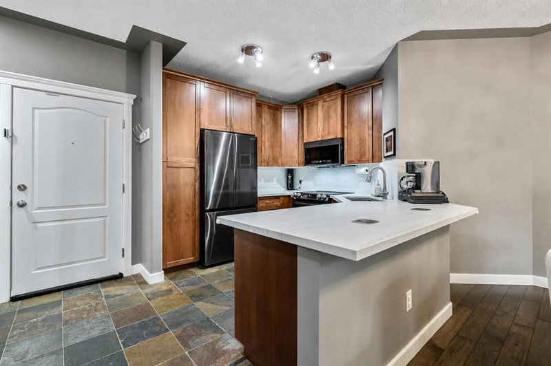 233 - 20 Discovery Ridge Close SW