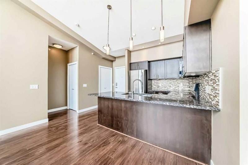 406, 4303 1 Street NE, Highland Park — interior photo 5