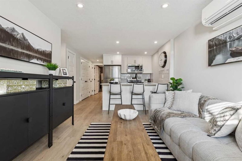 812, 135 Mahognay Parade SE, Mahogany — interior photo 5