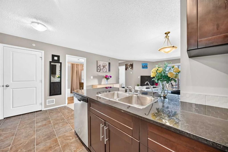 416, 15 Saddlestone Way NE, Saddle Ridge — interior photo 5