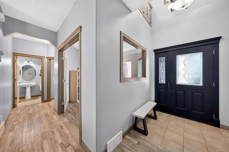 363 Evanston View NW, Evanston — interior photo 5