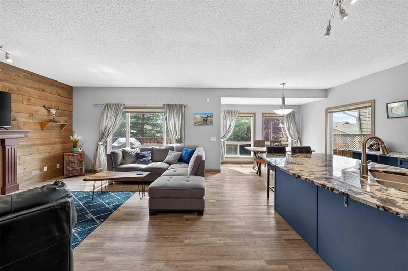 363 Evanston View NW, Evanston — interior photo 7