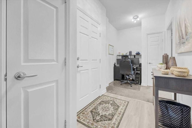 2408, 92 Crystal Shores, Crystal Shores — interior photo