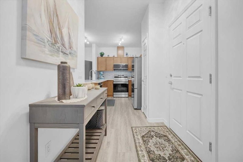 2408, 92 Crystal Shores, Crystal Shores — interior photo 6
