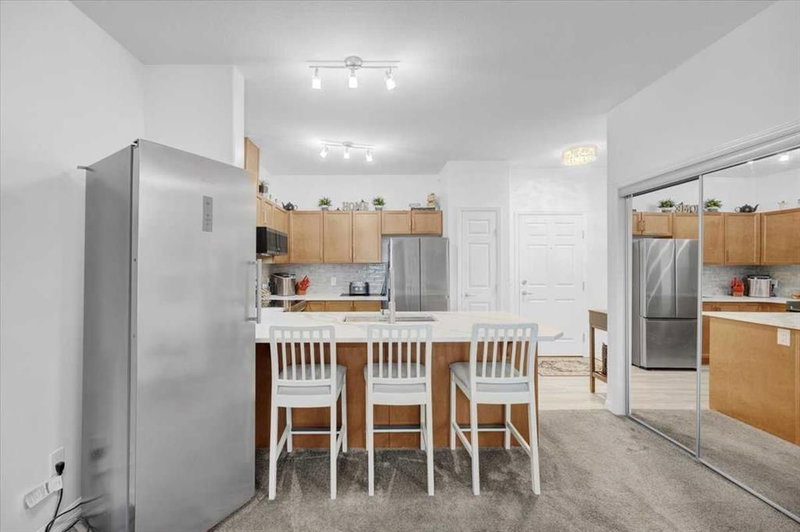2408, 92 Crystal Shores, Crystal Shores — interior photo 7