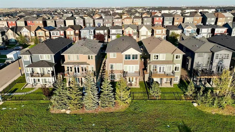 85 evansborough Way NW, Evanston — photo 3