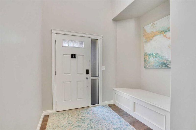 85 evansborough Way NW, Evanston — interior photo 6