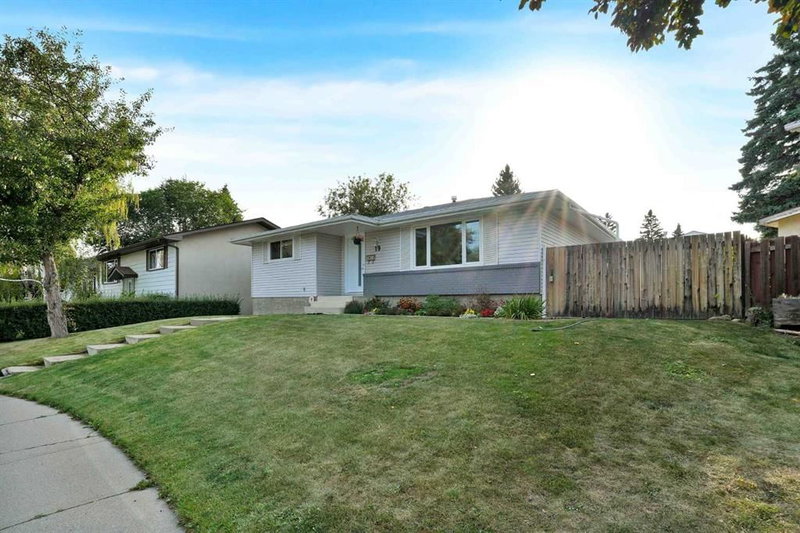 19 Maryvale Crescent NE