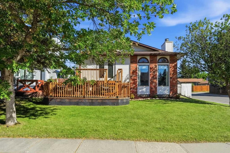 236 Marquis Place SE