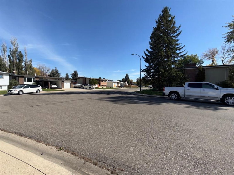 25 Nevada Place W