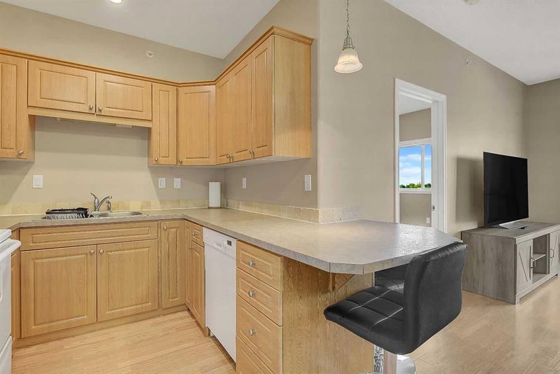 405 - 9221 Lakeland Drive