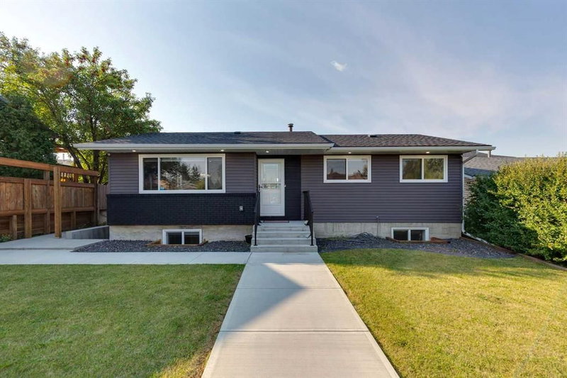 12 Rundleson Way NE, Calgary — listing photo 2