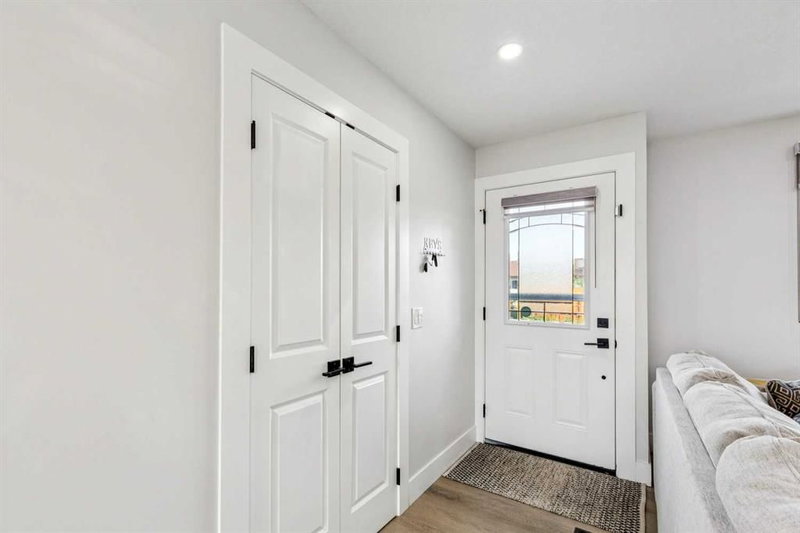 12 Rundleson Way NE, Calgary — listing photo 3