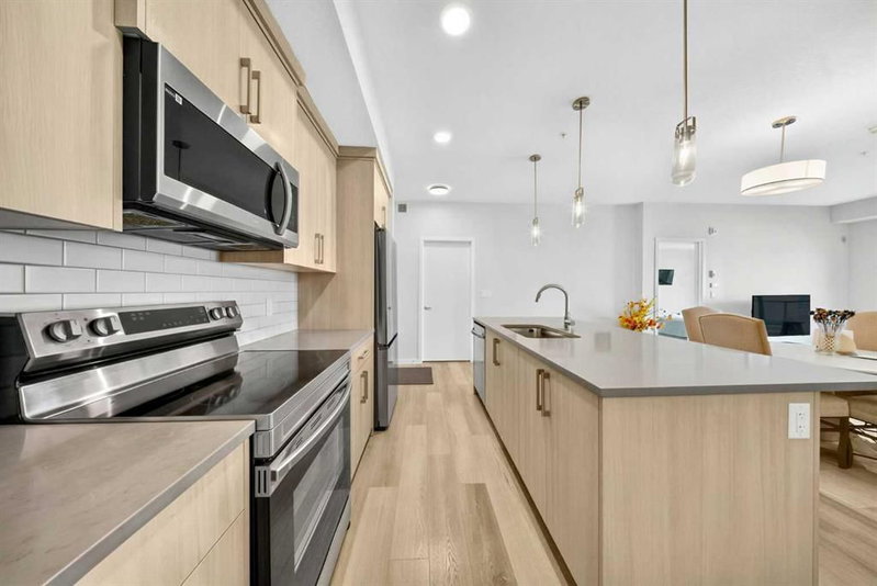 1211 - 220 Seton Grove SE