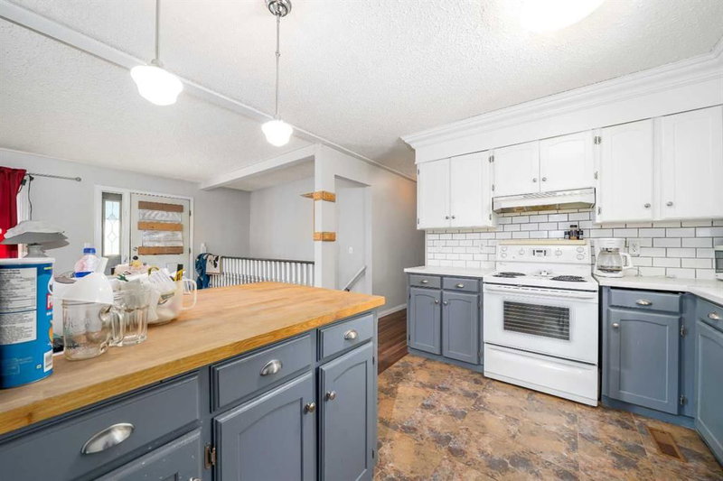 2 - 190014 12 Street W