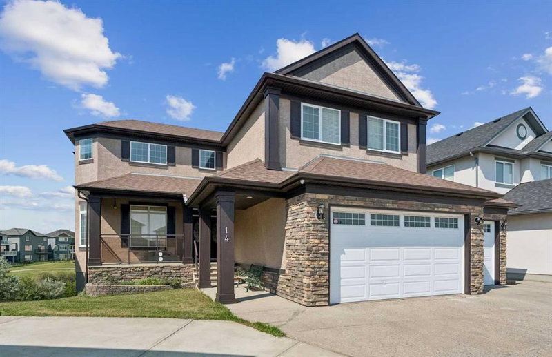 14 Taralake Cape NE