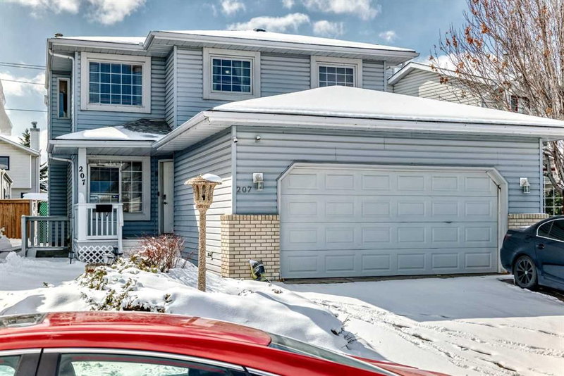 207 Eldorado Close NE