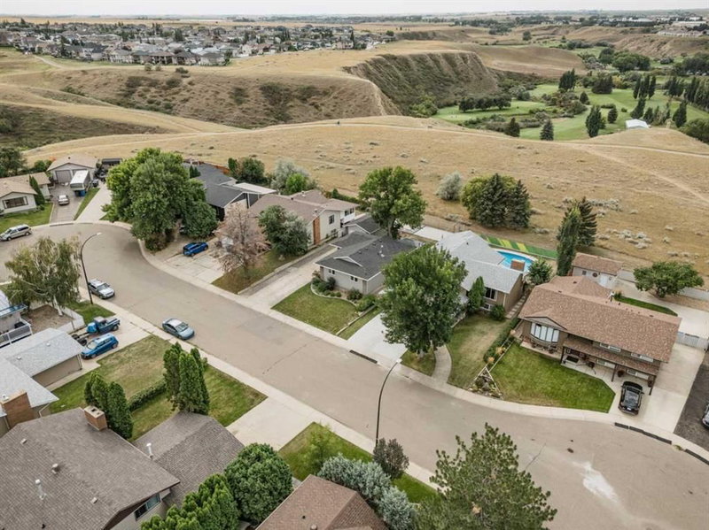 78 Seven Persons Crescent SW