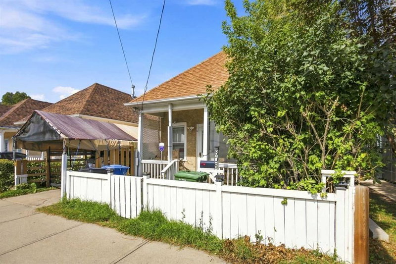 808 Mcdougall Road NE