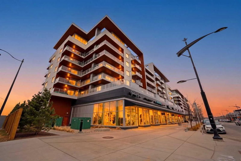 415 - 8445 Broadcast Avenue SW