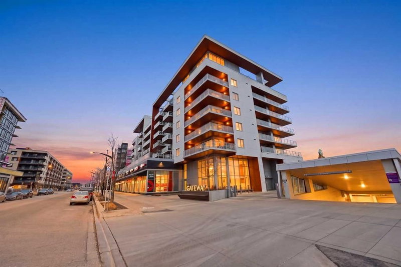 415 - 8445 Broadcast Avenue SW