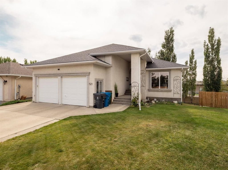 521 Fairmont Boulevard S