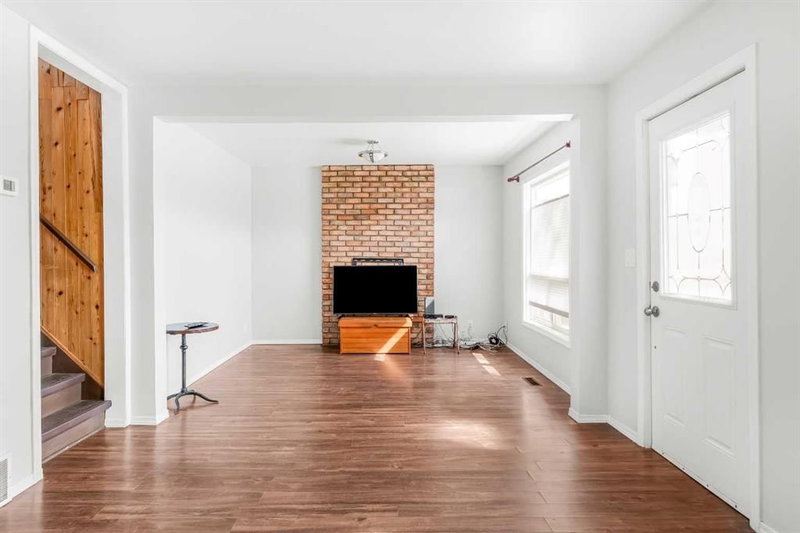 37 - 72127 Range Road 11