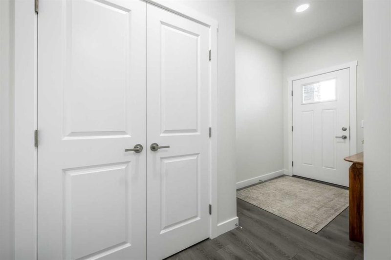 24 Shetland Court NE