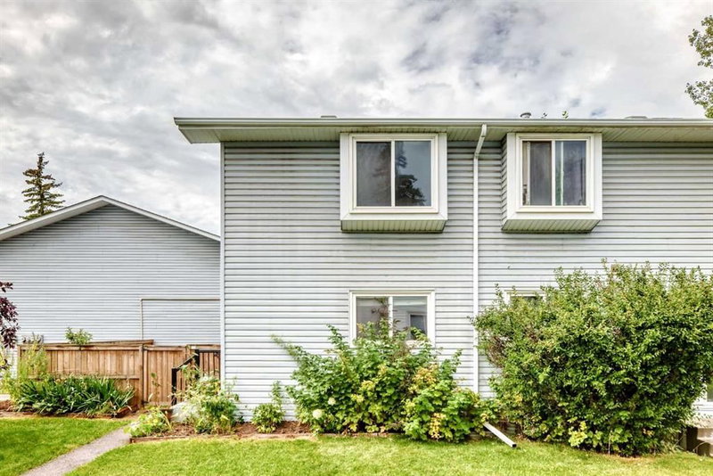 11 - 4810 40 Avenue SW