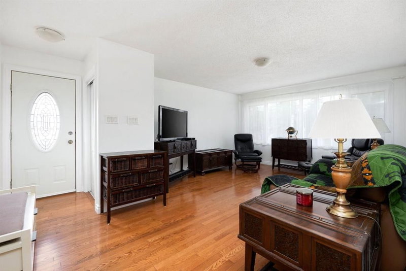 2 Blair Crescent
