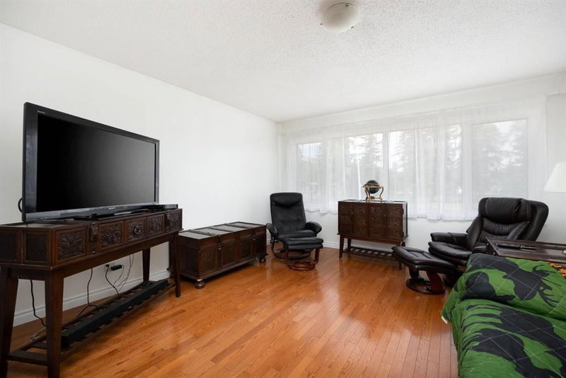 2 Blair Crescent