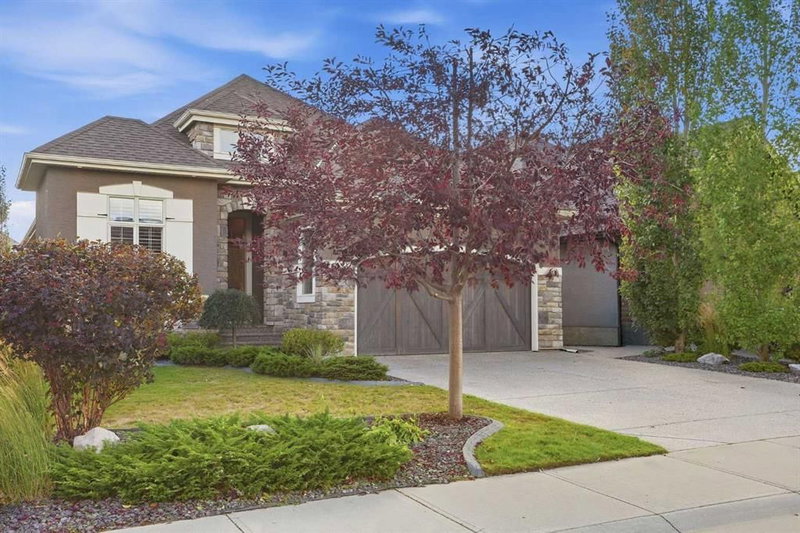 37 Cranbrook Heights SE