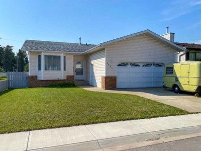 5601 43 St Close