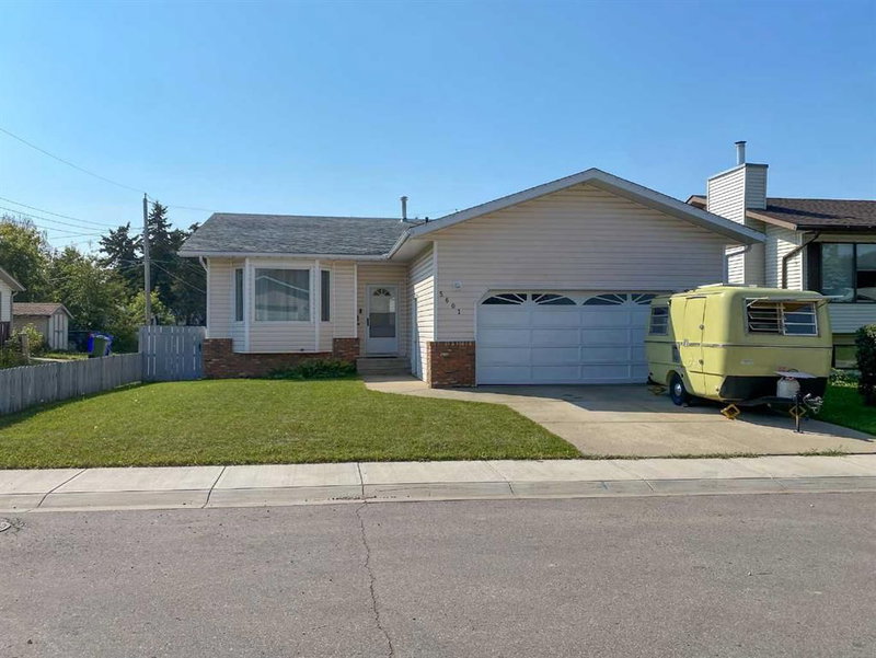 5601 43 St Close