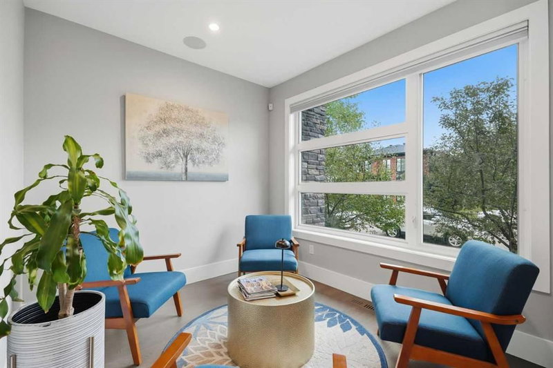 440 26 Avenue NW, Mount Pleasant — interior photo